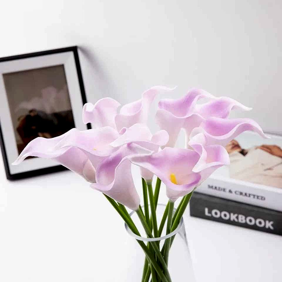 Handcrafted realistic silk calla lily artificial bouquet close-up detail view from 20-piece Real Touch collection | BigMoetsy