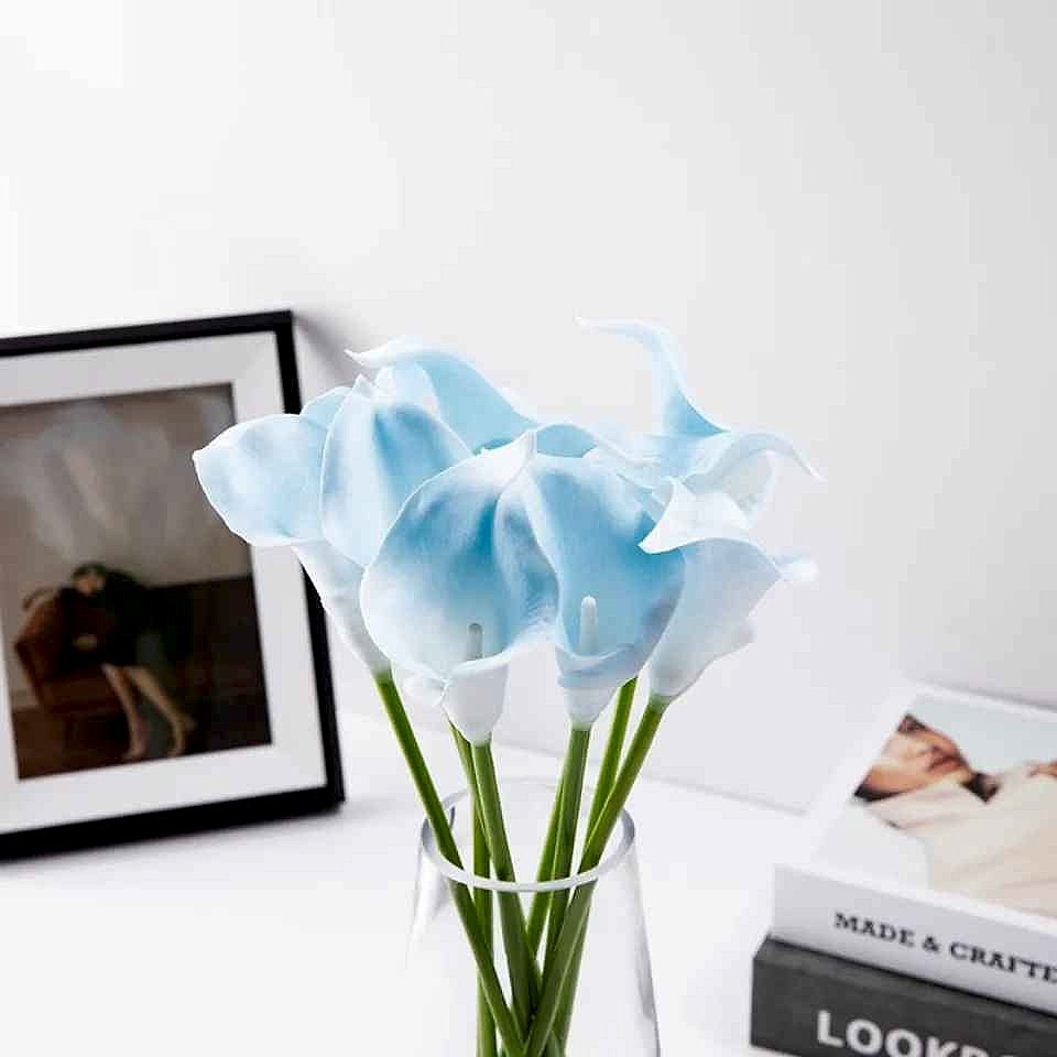 Handcrafted realistic silk calla lily artificial bouquet close-up detail view from 20-piece Real Touch collection | BigMoetsy