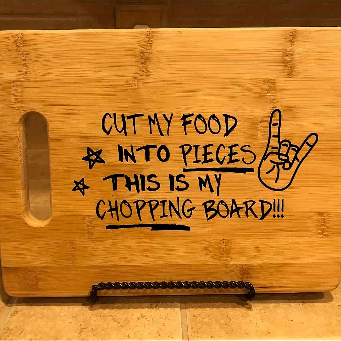 Personalized engraved bamboo cutting board gift for Mom Sister Grandma close-up detail view | BigMoetsy